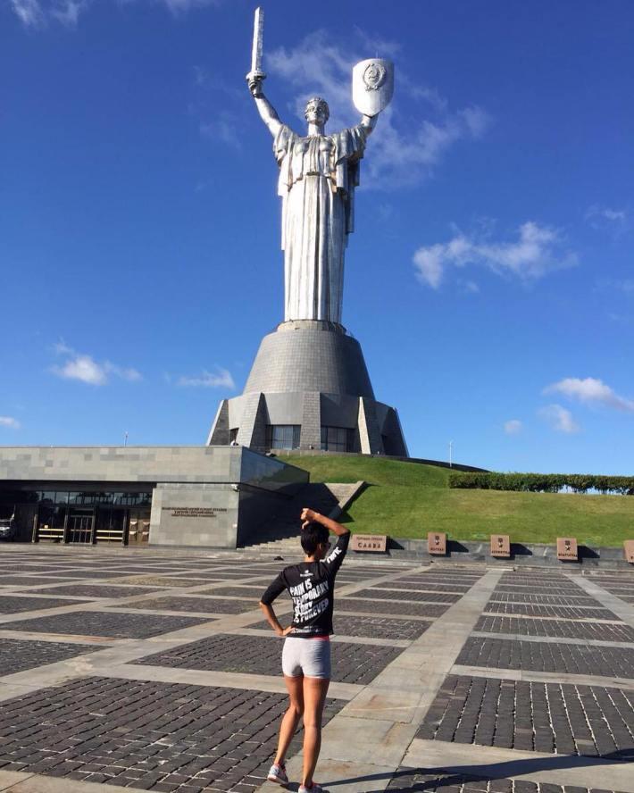 Ternyata Ada Monumen Sebesar Ini 