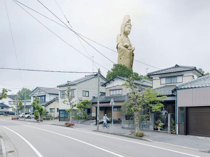Ternyata Ada Monumen Sebesar Ini 