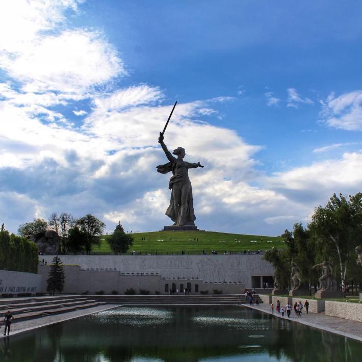 Ternyata Ada Monumen Sebesar Ini 