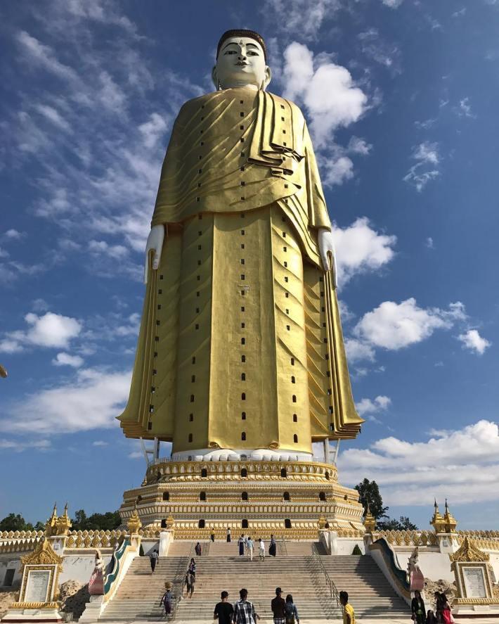Ternyata Ada Monumen Sebesar Ini 