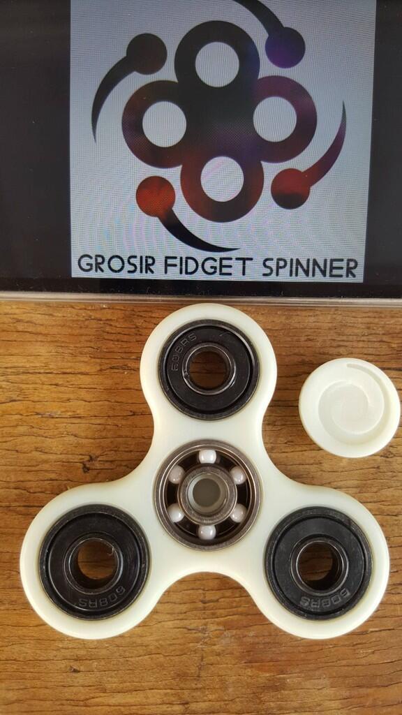 JUAL FIDGET SPINNER GLOW IN THE DARK (HARGA GROSIR)