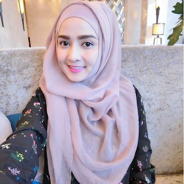 Kumpulan Foto-Foto Selebgram Cantik Berhijab