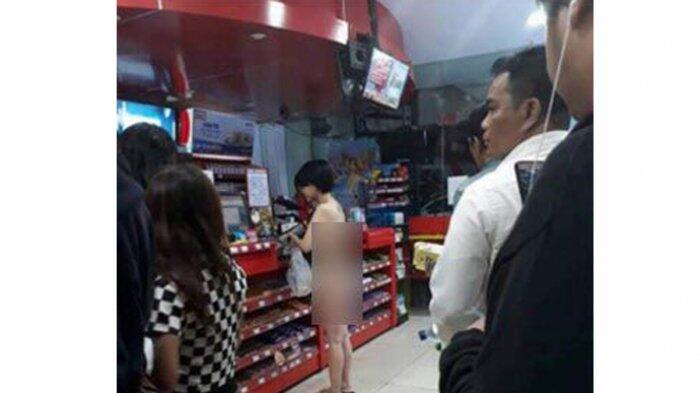 Video Perempuan Cuma Bercelana Dalam Belanja di Minimarket Jadi Viral
