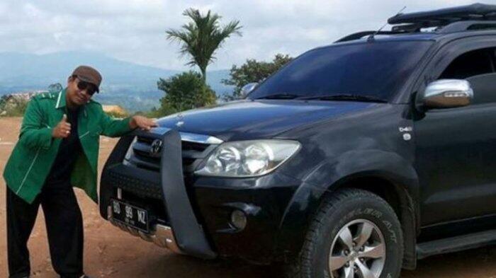 Pria Ini Janjikan Fortuner Jika Bisa Buktikan "Chat" Rizieq dan Firza Asli