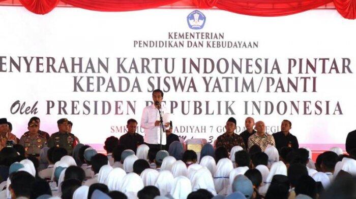 Pesan Presiden Joko Widodo: Belajar yang Baik Tapi Jangan Lupa Ibadah