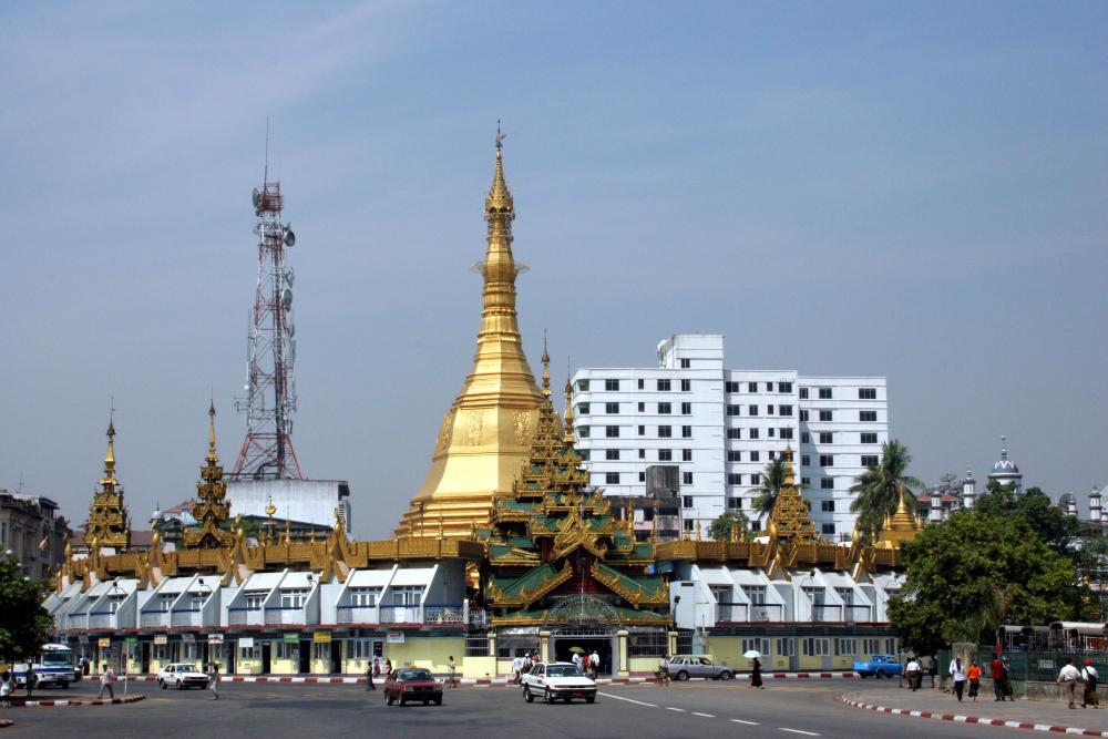 MENYAMBANGI PESONA WISATA RELIGI DI MYANMAR