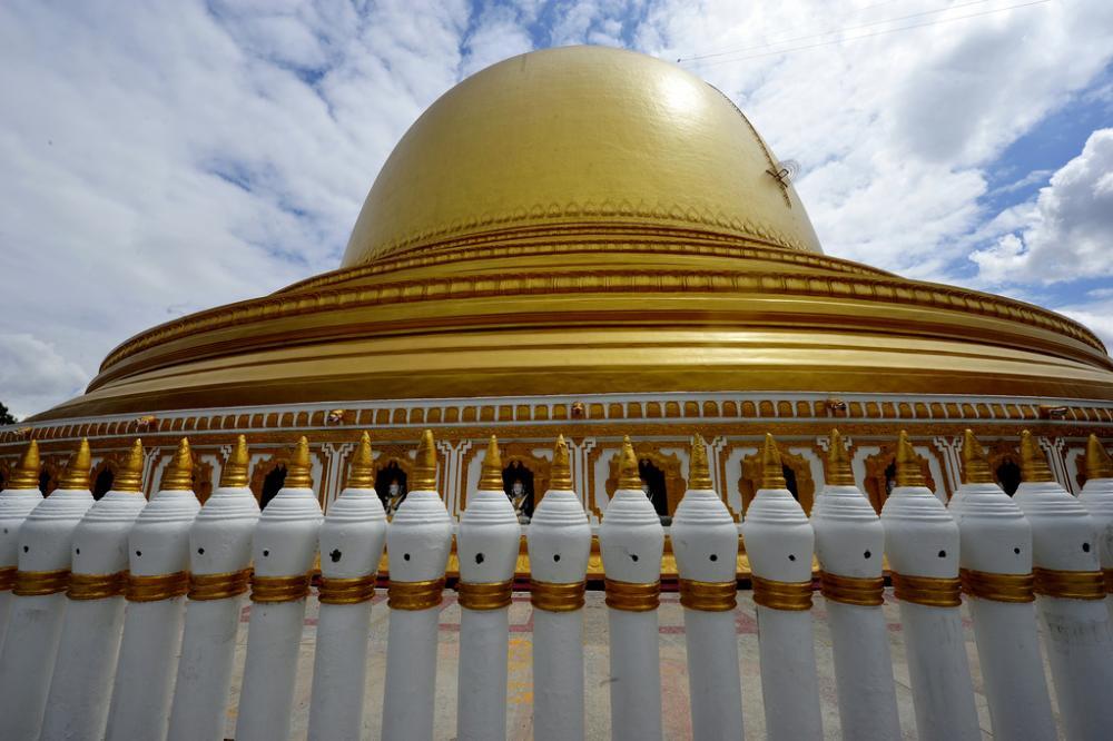 MENYAMBANGI PESONA WISATA RELIGI DI MYANMAR