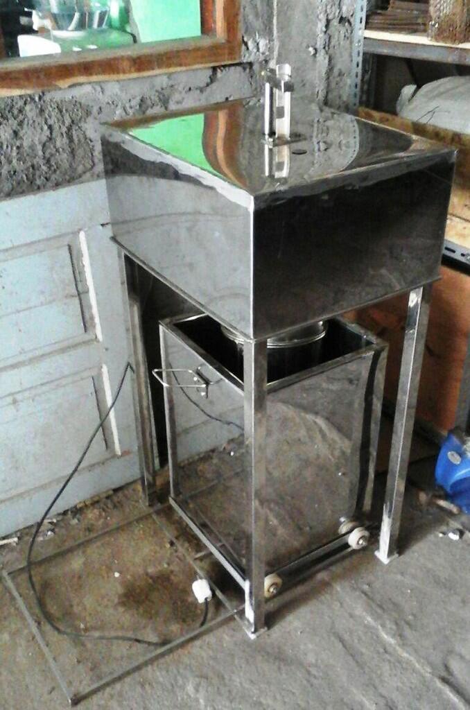 Mesin Pembuat Es Putar dengan 1 Tabung