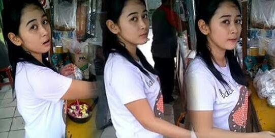 JADI VIRAL, Gadis Cantik Penjual Es Buah Ini Lihatnya Bikin Adem 