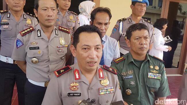 Densus 88 Tangkap 3 Terduga Teroris di Banten