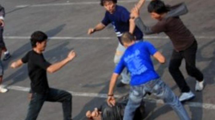 Usai Keroyok Anggota Polisi, Debt Collector Kabur Tinggalkan Motor Mereka
