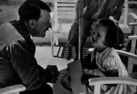 Misteri Sang Diktaktor Fuhrer