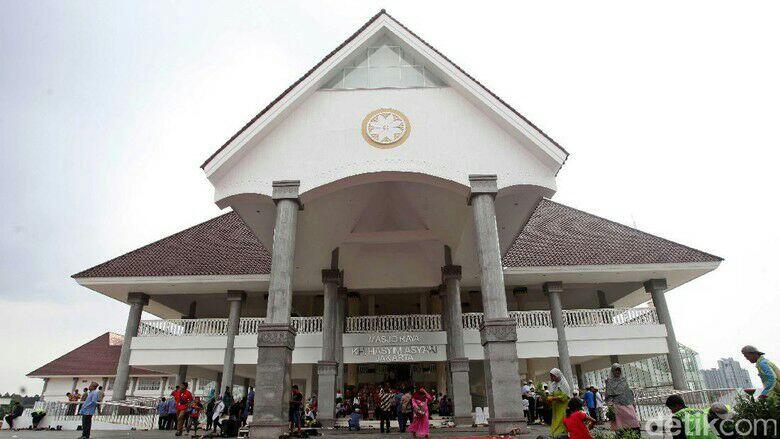 4 Masjid di Jakarta yang Dibangun Ahok
