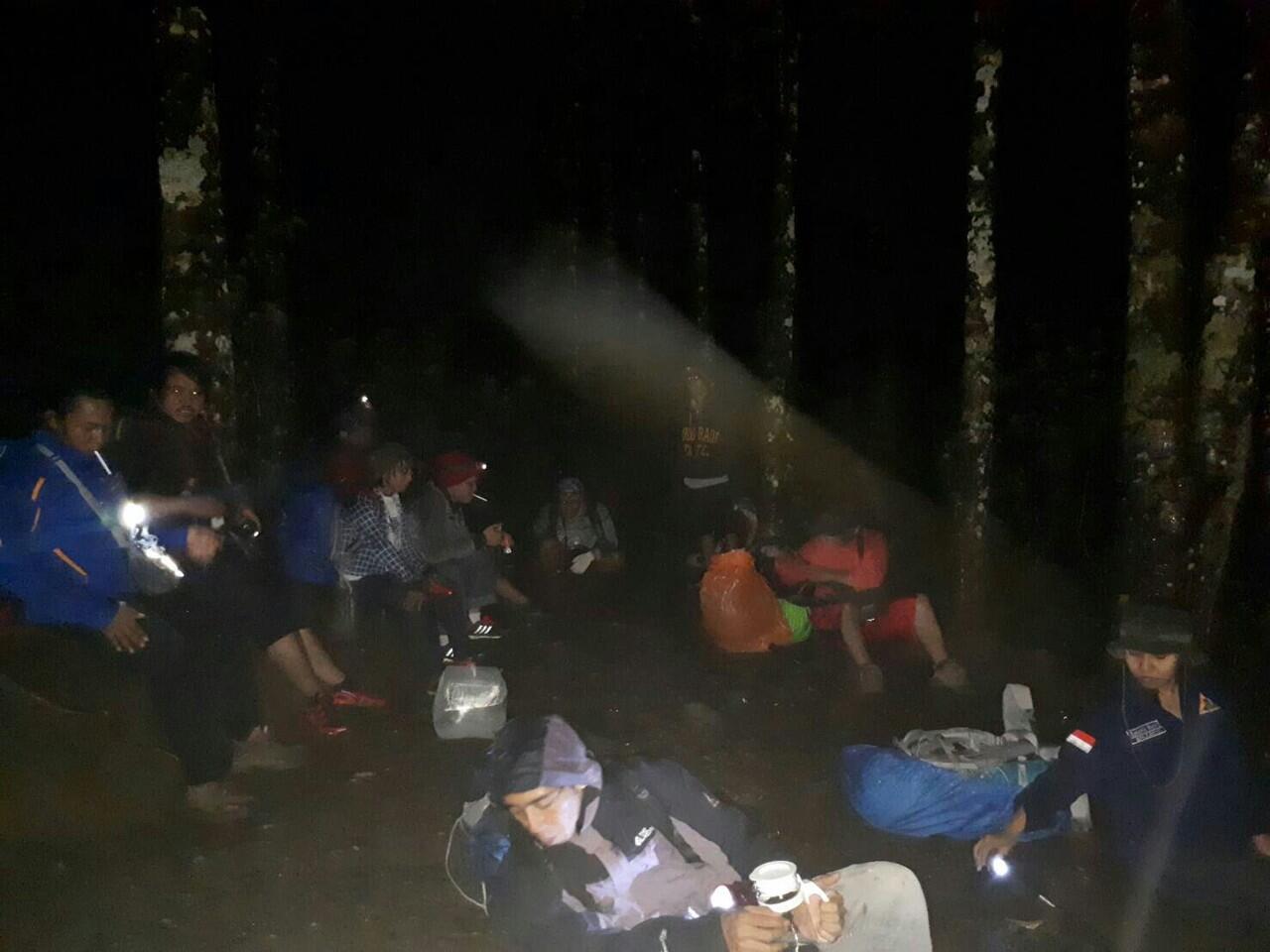 #BerbagiBerkah : Sahur on the Mount, Bukber on Basecamp