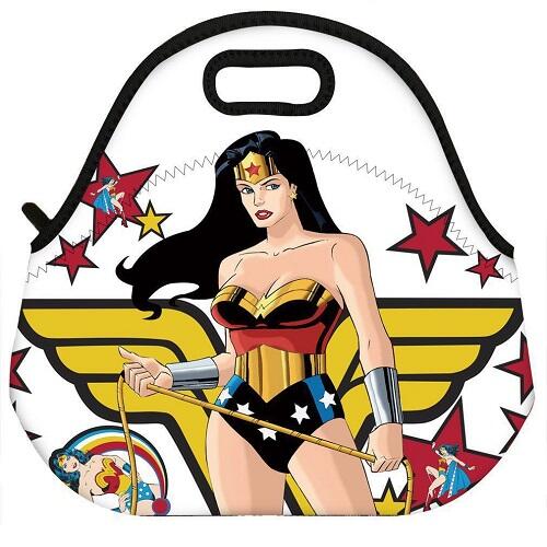 Barang Bernuansa Wonder Woman yang Bisa Jadi Koleksi Agan