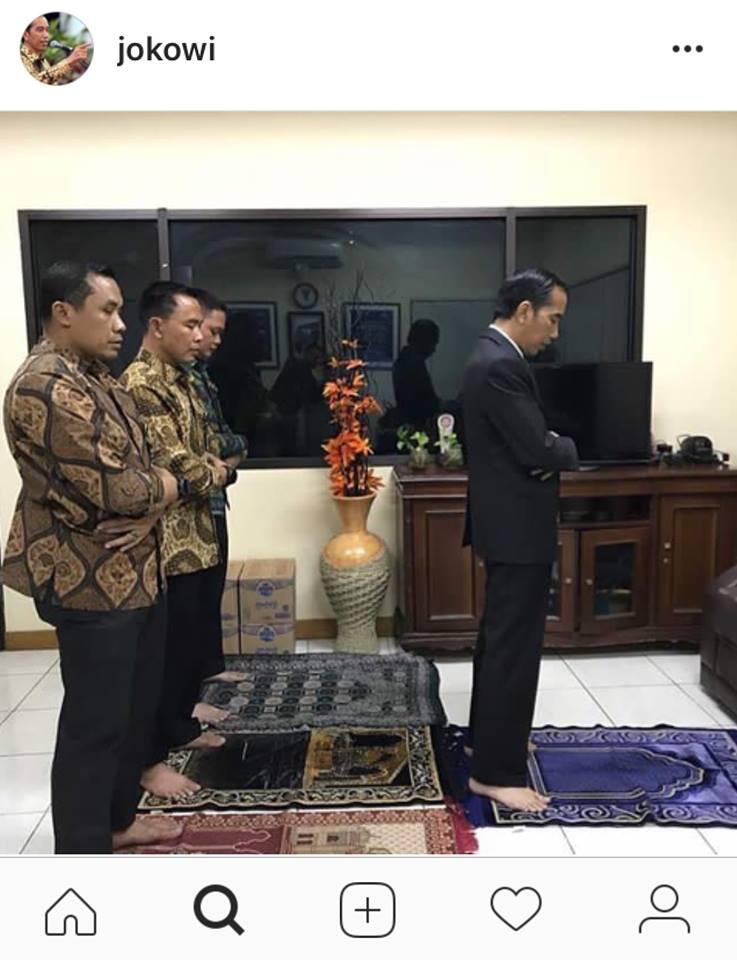 Sedang Viral , Poto jokowi shalat magribb di instagram ini tuai pro dan kontra