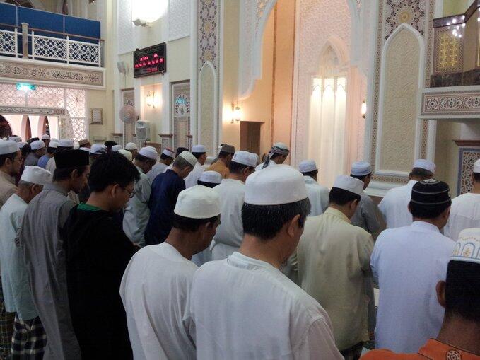 #BerbagiBerkah : Ramadhan Dan Mak Lampir