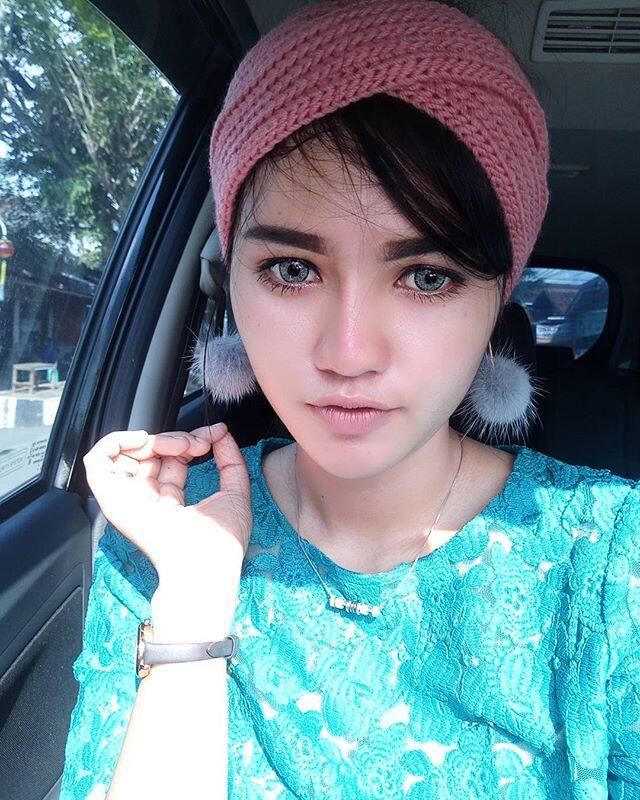 Banyak yang Bilang Mirip Olla Ramlan, Profesi Perempuan Ini Ternyata . . . .