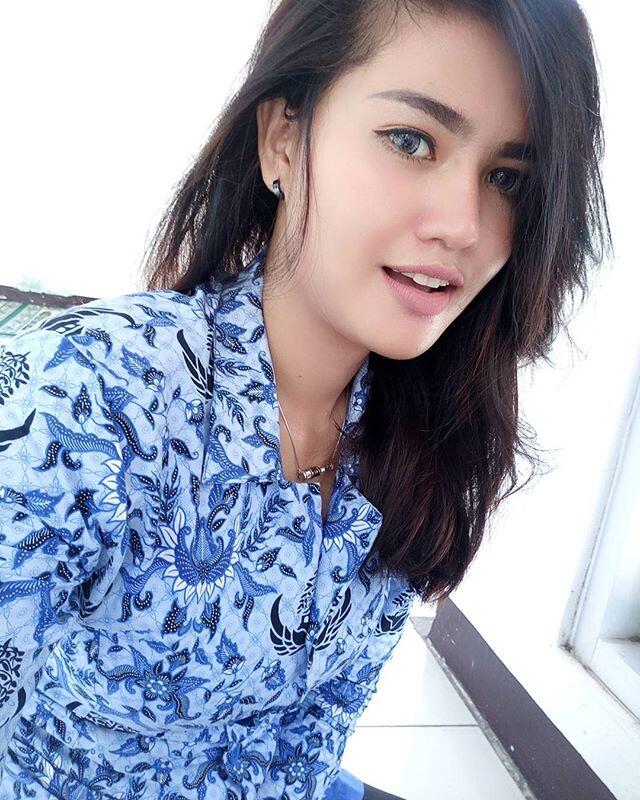 Banyak yang Bilang Mirip Olla Ramlan, Profesi Perempuan Ini Ternyata . . . .