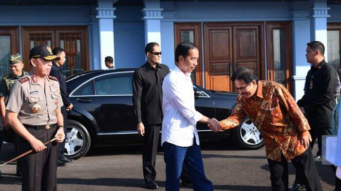 Ketika Jokowi  Bergaya Casual  Jalani Kunjungan Kerjanya ke 