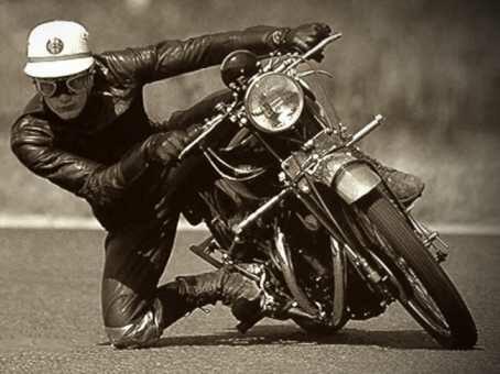Suka Balapan? Berikut 10 Pembalap MotoGP Paling Legendaris