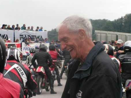 Suka Balapan? Berikut 10 Pembalap MotoGP Paling Legendaris