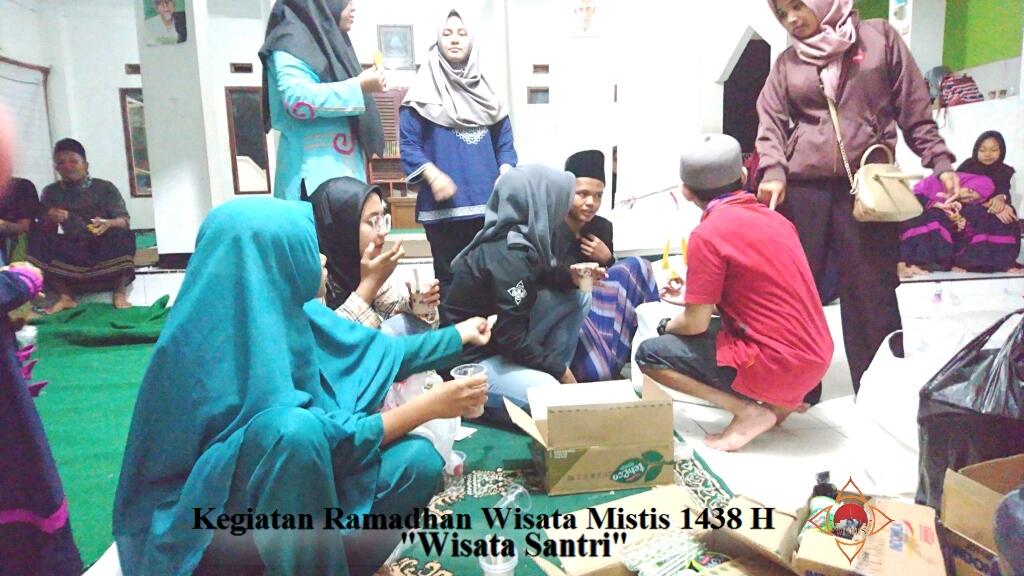&#91;FR&#93; Berbagi kebahagian di Bulan Ramadhan &quot;Wisata Santri&quot; // @wisatamistis