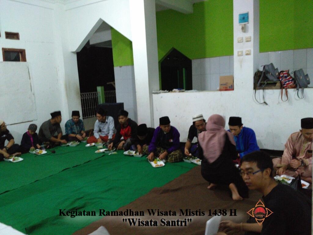 &#91;FR&#93; Berbagi kebahagian di Bulan Ramadhan &quot;Wisata Santri&quot; // @wisatamistis