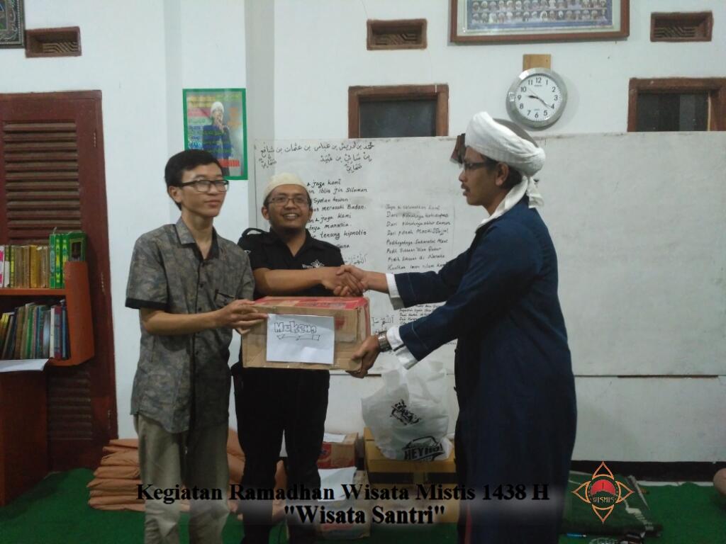 &#91;FR&#93; Berbagi kebahagian di Bulan Ramadhan &quot;Wisata Santri&quot; // @wisatamistis