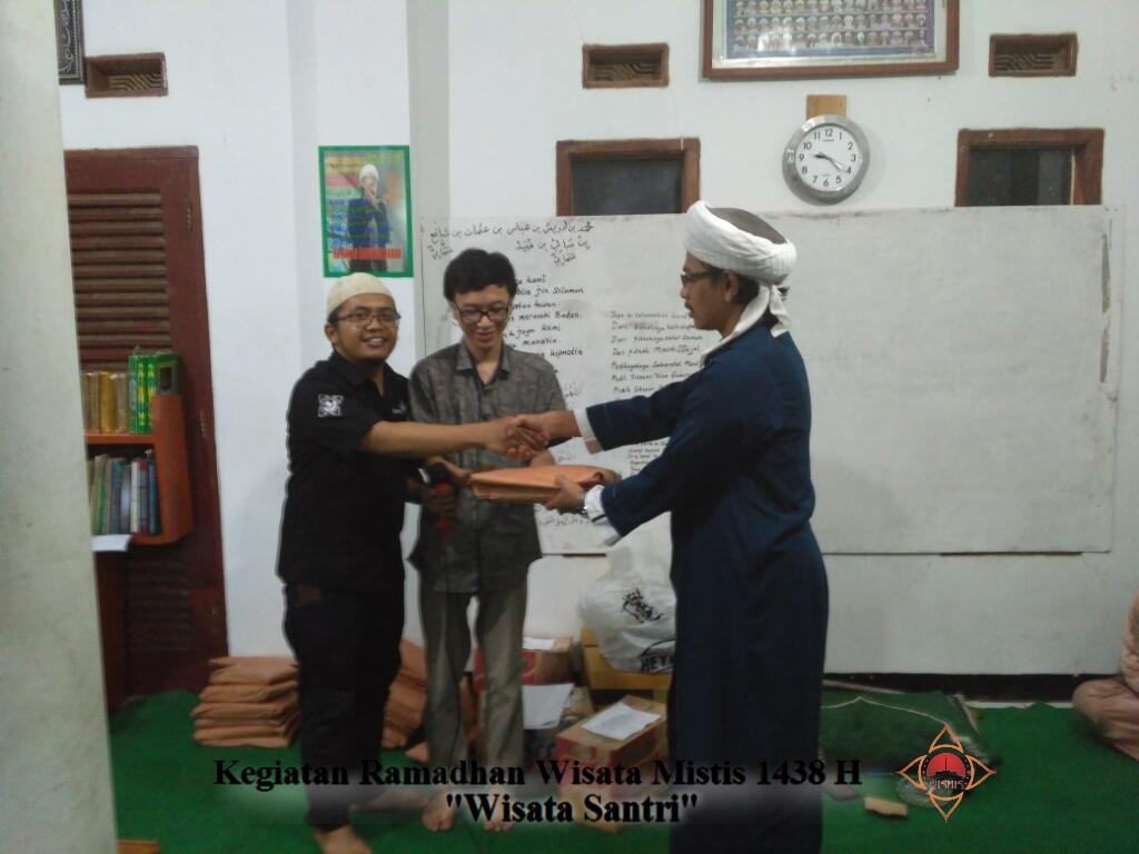 &#91;FR&#93; Berbagi kebahagian di Bulan Ramadhan &quot;Wisata Santri&quot; // @wisatamistis