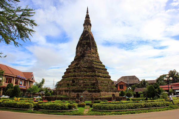 SINGGAHLAH DI VIENTIANE, IBUKOTA NEGARA LAOS