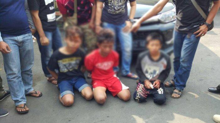 3 Perampok Cilik Ini Gondol Avanza Usai Bunuh 1 Penumpangnya, Kepergok Warga Saat Tab