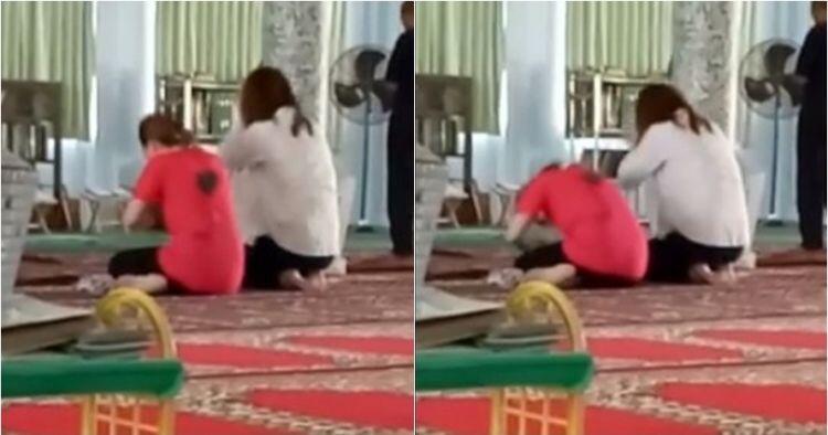 Mengira kuil, potret 2 turis ibadah di masjid ini jadi viral