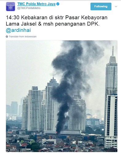 Api Membara dari Ruko yang Terbakar di Kebayoran Lama