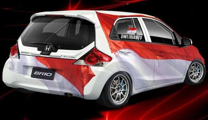 Agus Tukang Stiker Biasa, Dipercaya Dandani Mobil Formula