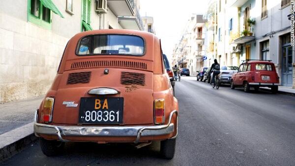 7 Aturan Unik Berkendara Yang Harus Agan Ketahui Sebelum Road Trip!