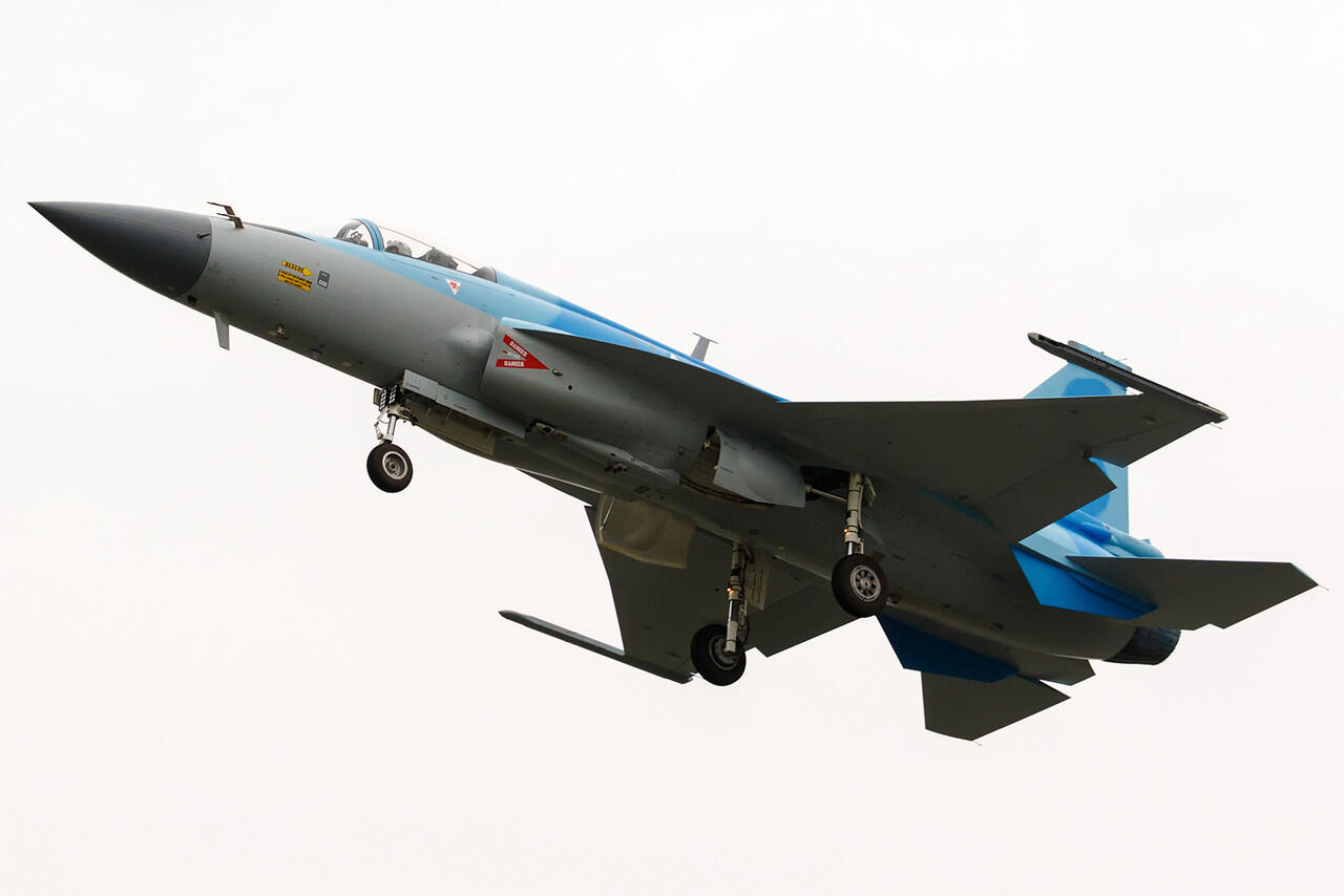 &#91;MANTAP&#93; JF-17M Thunder Myanmar Air Force Terbang Perdana !