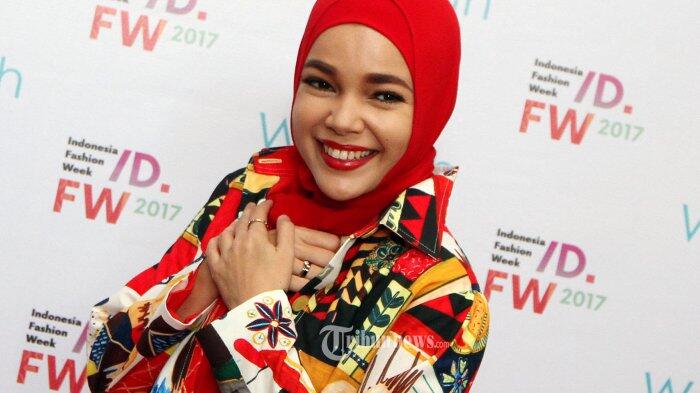 Dewi Sandra Berdoa Nasibnya Seperti Pria yang Meninggal Dunia dalam Posisi Sujud