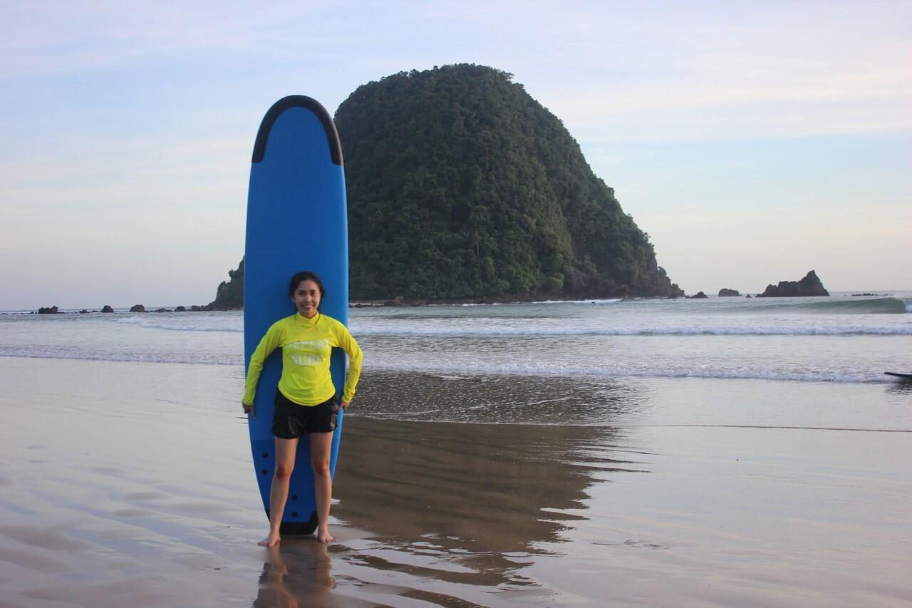 Belajar Surfing Di PulauMerah Banyuwangi Jawa Timur