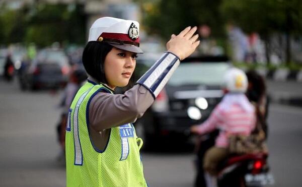 Enam Profesi yang Tetap Bertugas Saat Lebaran