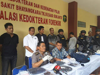 POLISI TEMBAK MATI PELAKU PERAMPOKAN SADIS DI DAAN MOGOT