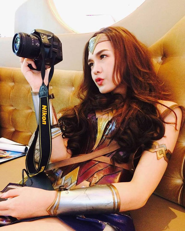 Cantiknya Cosplayer Wonder Woman Dari ASIA