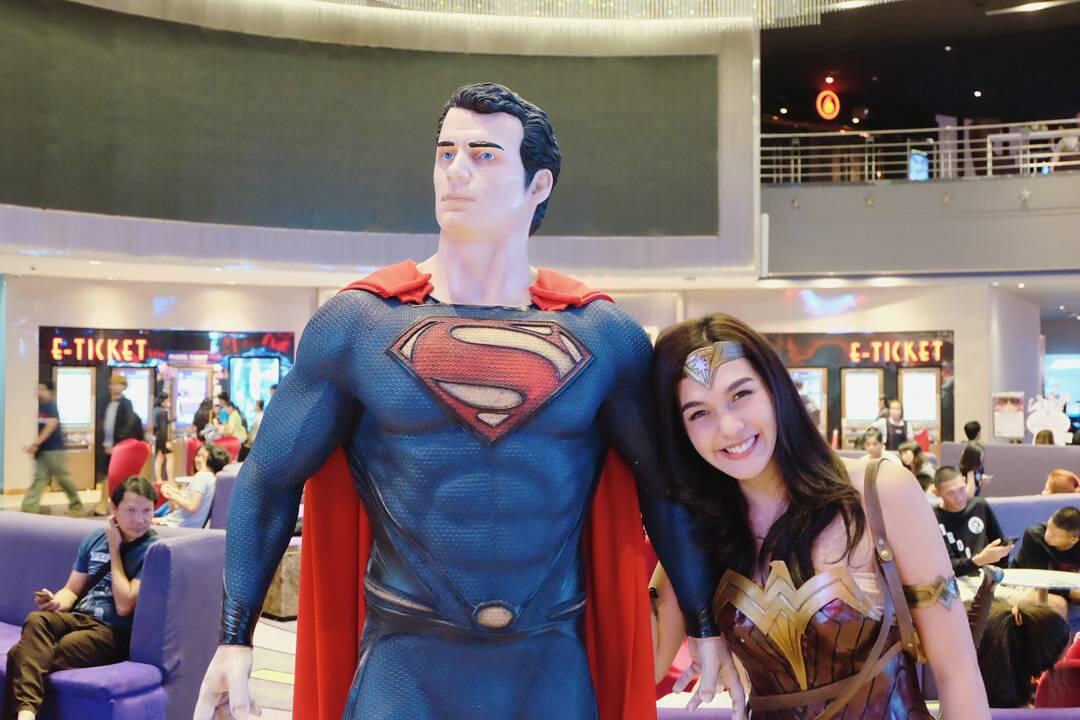 Cantiknya Cosplayer Wonder Woman Dari ASIA