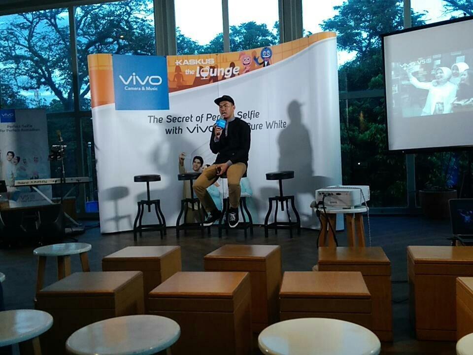&#91;Field Report&#93; Perfect Time Perfect Place Perfect Selfie with Vivo V5s Pure White