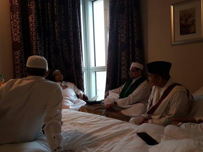 Dalih kebetulan dalam pertemuan PKS dan Habib Rizieq