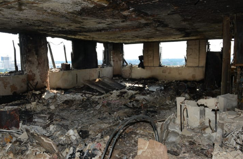 Foto Mengerikan Bagian Dalam Greenfell Tower yang Terbakar