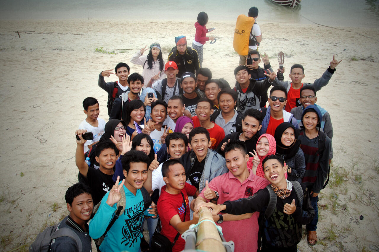 #BerbagiBerkah : Group Selfie Menggunakan Bambu