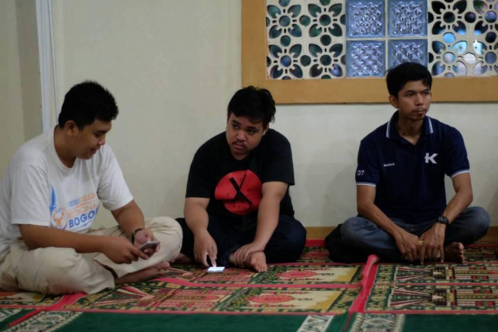 &#91;FR&#93; Aksi Bersih bersih Masjid Kaskus Reg. Bogor Bersama Smartfren