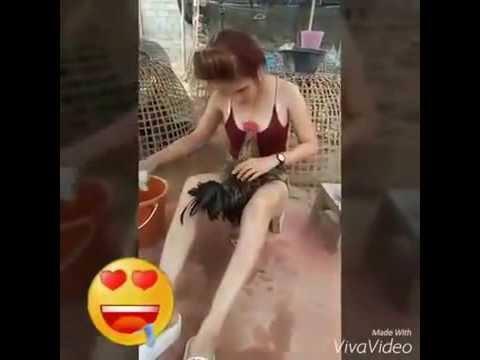 Wanita penghobi ayam