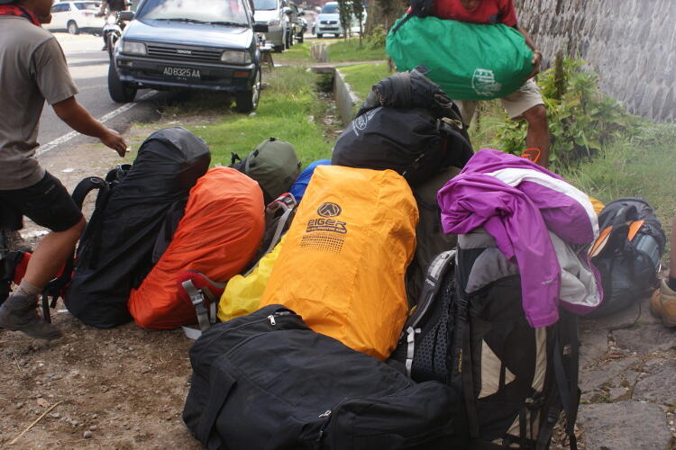 Hal - hal Yang Jangan Dilakukan Saat Mendaki Gunung